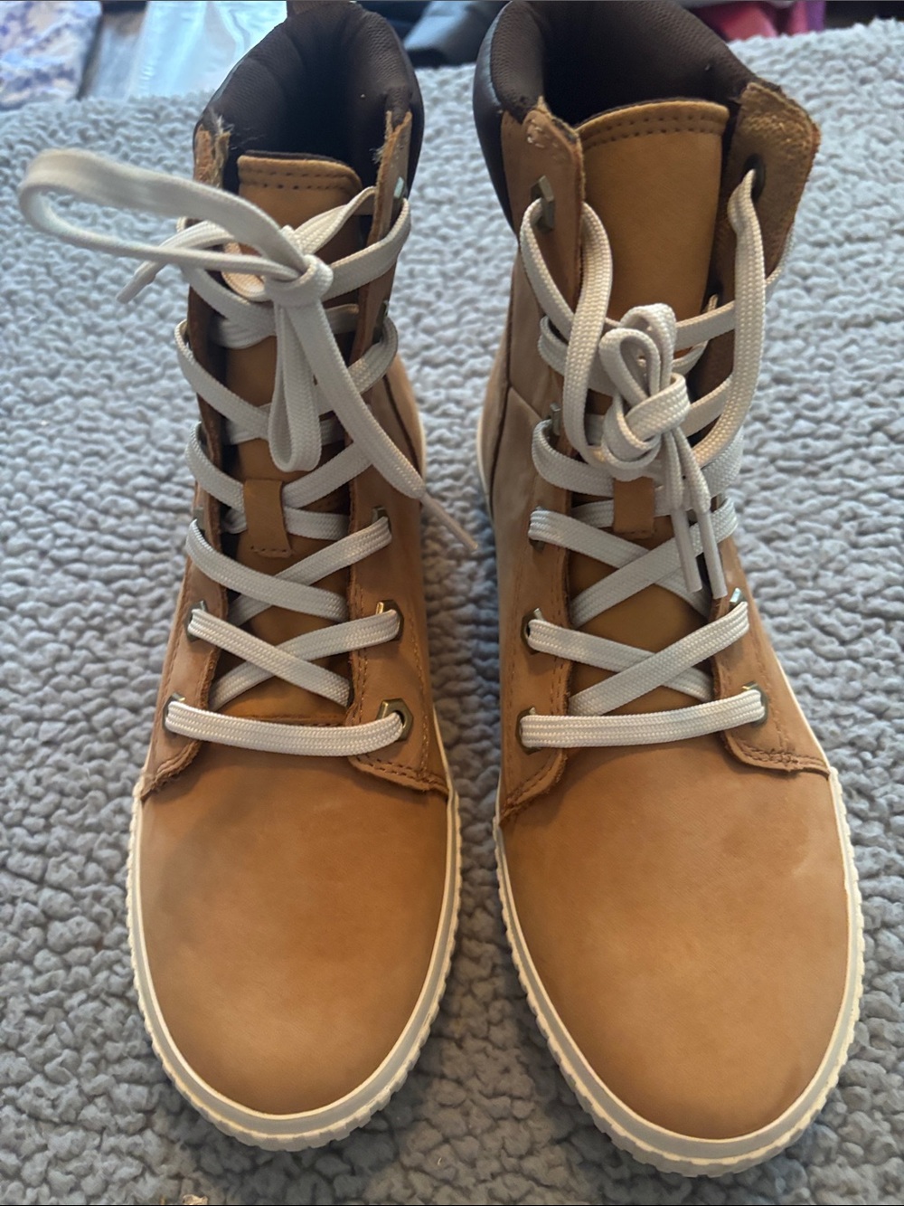 NWOT Timberland Skyla Bay Women's  6 inch Wheat Lace-Up High Top Boots